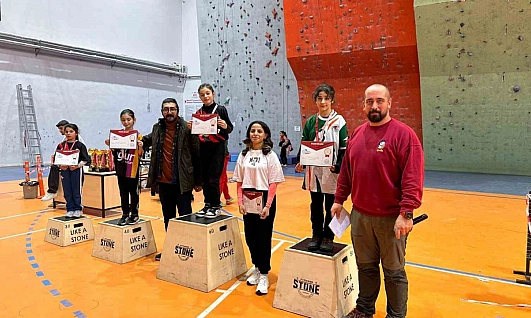 Malatya'da minikler ve gençler tırmanış yarışlarında ter döktü