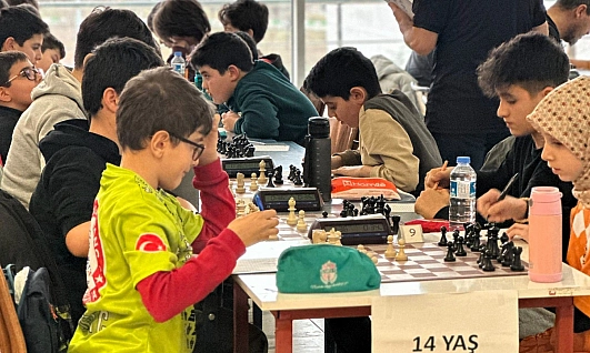 Satrançta Strateji Yarışı