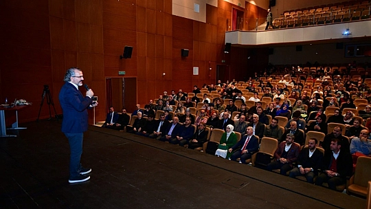 Seminere yoğun ilgi