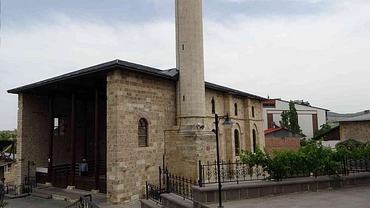 683 yıllık cami görenleri hayran bırakıyor
