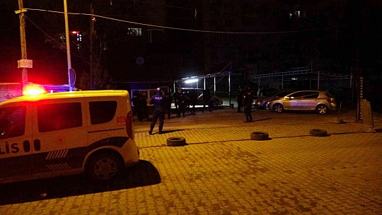 Kurşunlar havada uçuştu