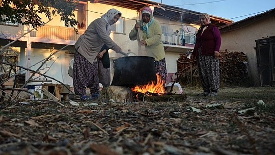 Asırlık lezzet dut pestili