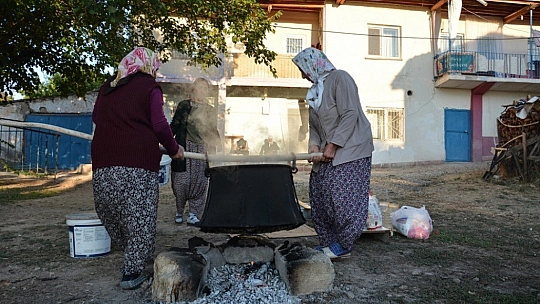 Asırlık lezzet dut pestili