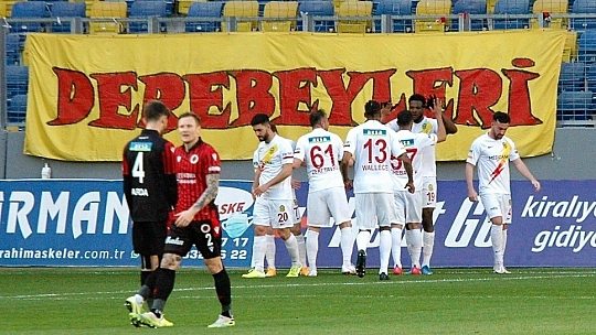 Hasret sürüyor