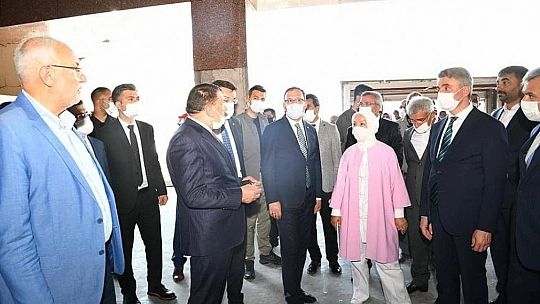 Bakan incelemelerde bulundu