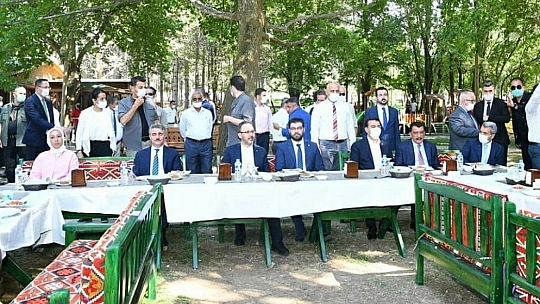 Bakan incelemelerde bulundu