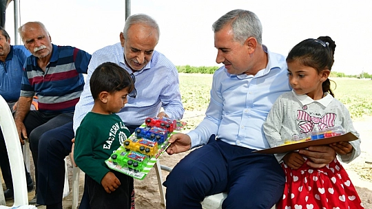 Çınar kavun hasadına katıldı