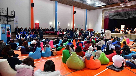 Çınar gençlerle buluştu