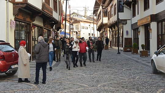 Çınar sanatçıları ağırladı