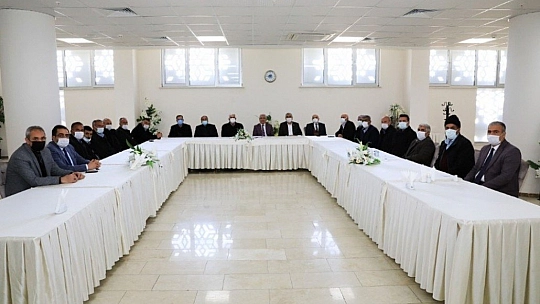 Muhtarların taleplerini dinledi