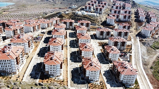 2 bin deprem konutu hazır