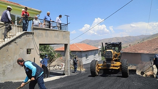 Battalgazi'de asfalt serimi yapıldı
