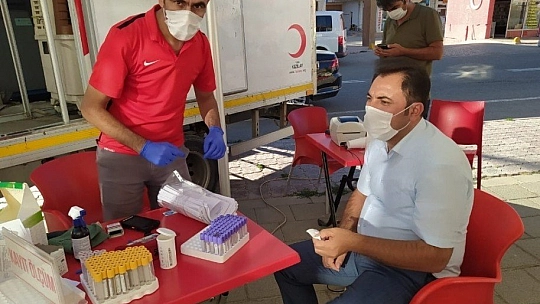 Cengiz'den kan bağışına destek