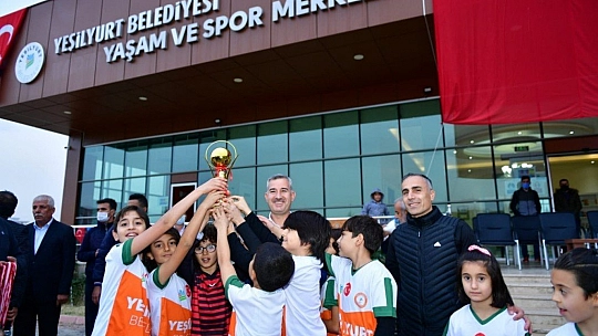Gençlerimizin başarısı ve azmi bizi gururlandırıyor