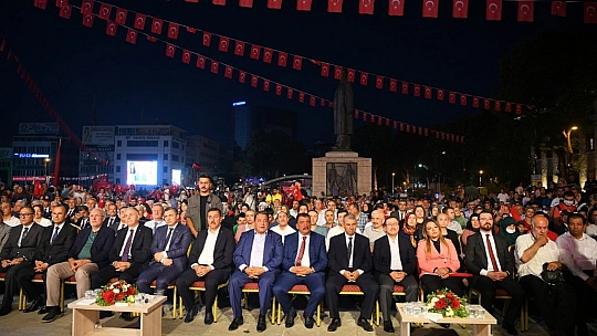 Demokrasi Bayramı'na yoğun katılım