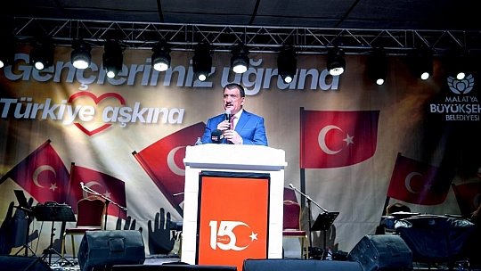 Demokrasi Bayramı'na yoğun katılım
