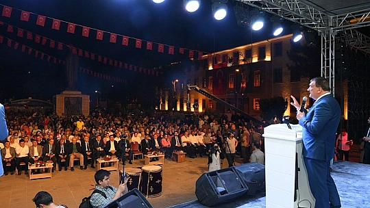 Demokrasi Bayramı'na yoğun katılım