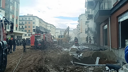 Malatya'da Korkutan Yangın! Alevler Göğe Yükseldi