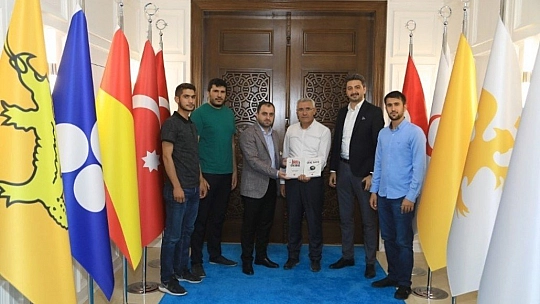 Gençlerden teşekkür ziyareti