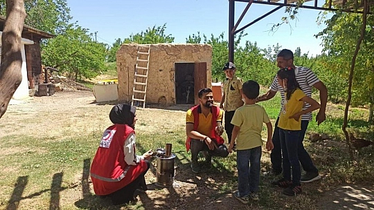 Küçük Hacer'e AVM sürprizi