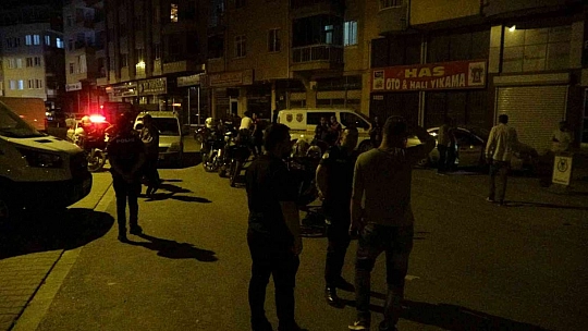Sokak ortasında çatıştılar