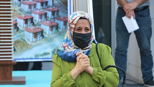 Konutlar için kura çekildi