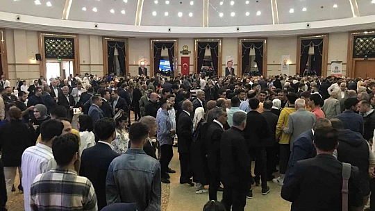 AK Parti'de bayramlaşma