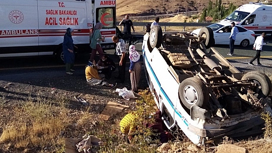 Trafik kazası 14 yaralı