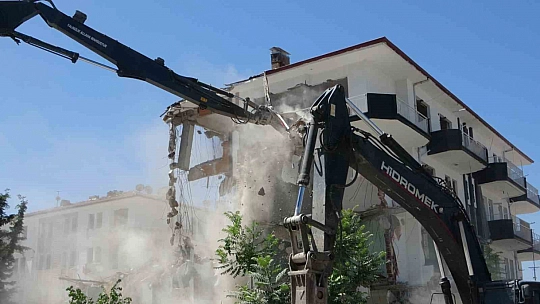 Malatya'da yıkım sürüyor