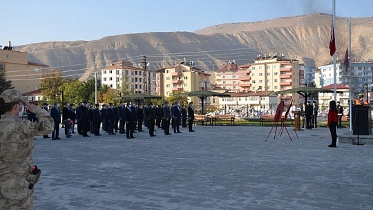 10 Kasım Atatürk'ü anma günü
