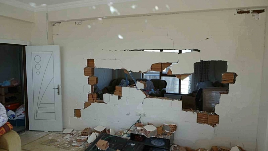 65 villa harabeye döndü