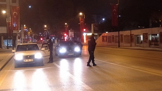 Sokaklar sessizliğe büründü