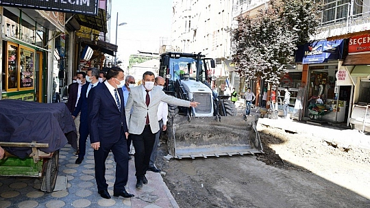 Cezmi Kartay'a neşter