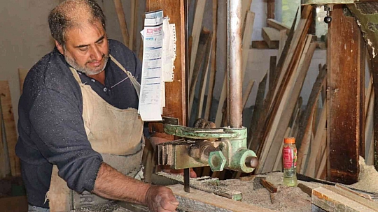 Üç kuşaktır ağaçlara şekil veriyorlar