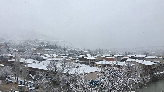 Güne kar yağışı ile başladık