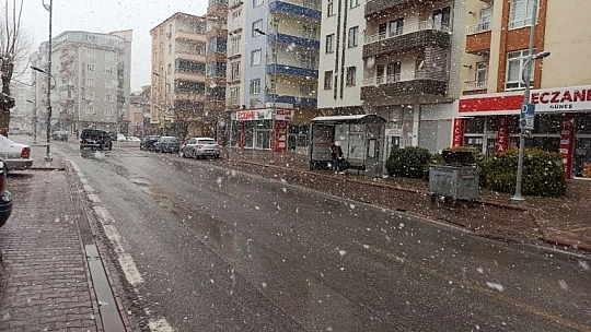 Güne kar yağışı ile başladık