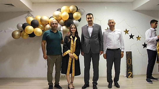 Meşaleli mezuniyet kutlaması