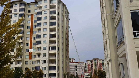Ölümü göze alıp eşyalarını çıkardılar