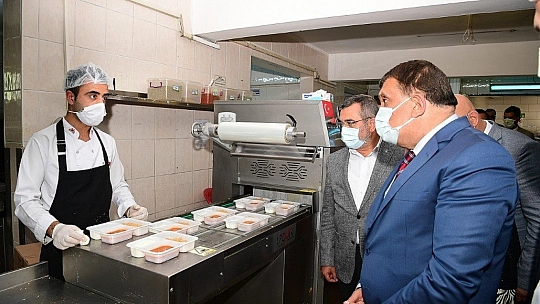 Günlük 4 bin kişiye yemek