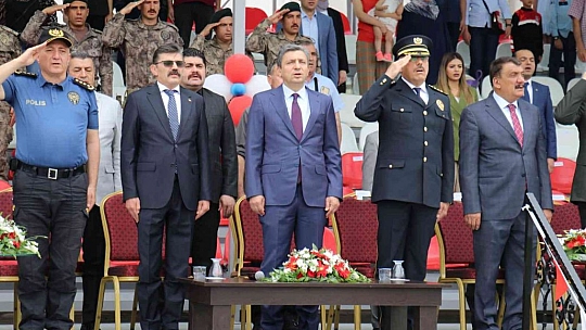 POMEM'de mezuniyet sevinci