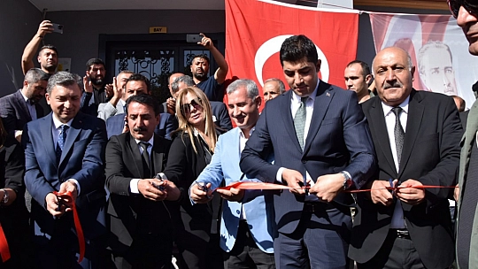 Latif Doğan'dan annesi adına taziye evi