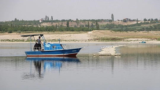Barajda su azalınca ortaya çıktı