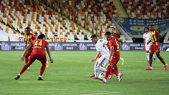Yeni Malatyaspor 0 Beşiktaş 0 Maç devam ediyor