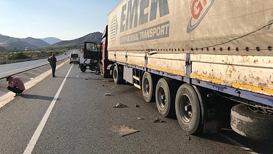 Çapa motoruna tır çarptı