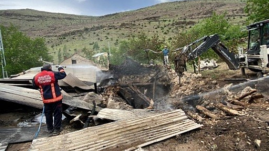 Yangın zarar verdi