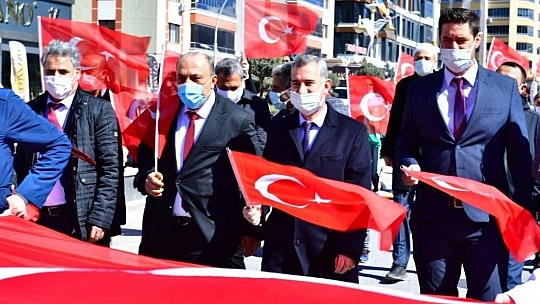 'İstikbale Yürüyoruz'