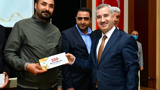 Ödül töreninde duygusal anlar