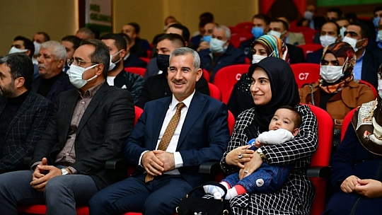 Ödül töreninde duygusal anlar