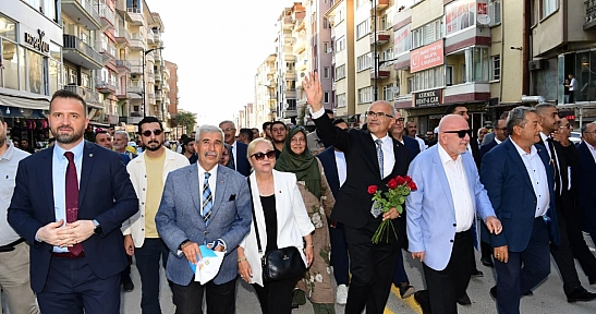 28. Malatya Kayısı Festivali Muhteşem Kortej Yürüyüşüyle Başladı
