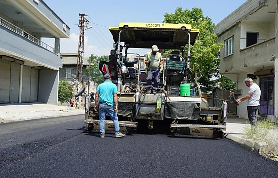 2 kilometrelik cadde sıcak asfaltla yenilendi